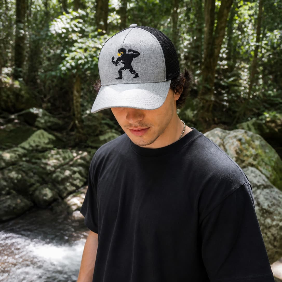 snap back truckers styled cap